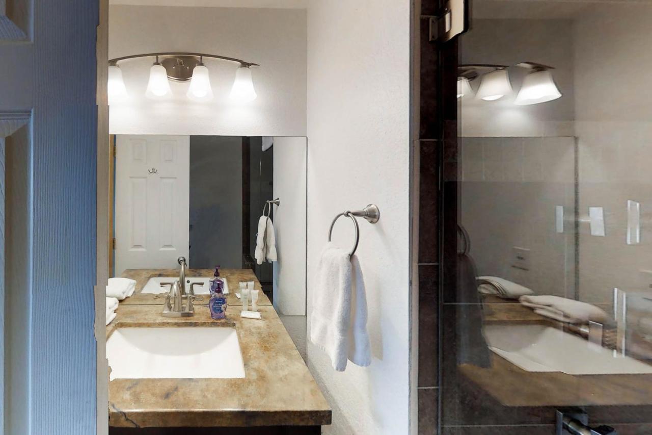 Lagoon Townhome Frisco Bagian luar foto
